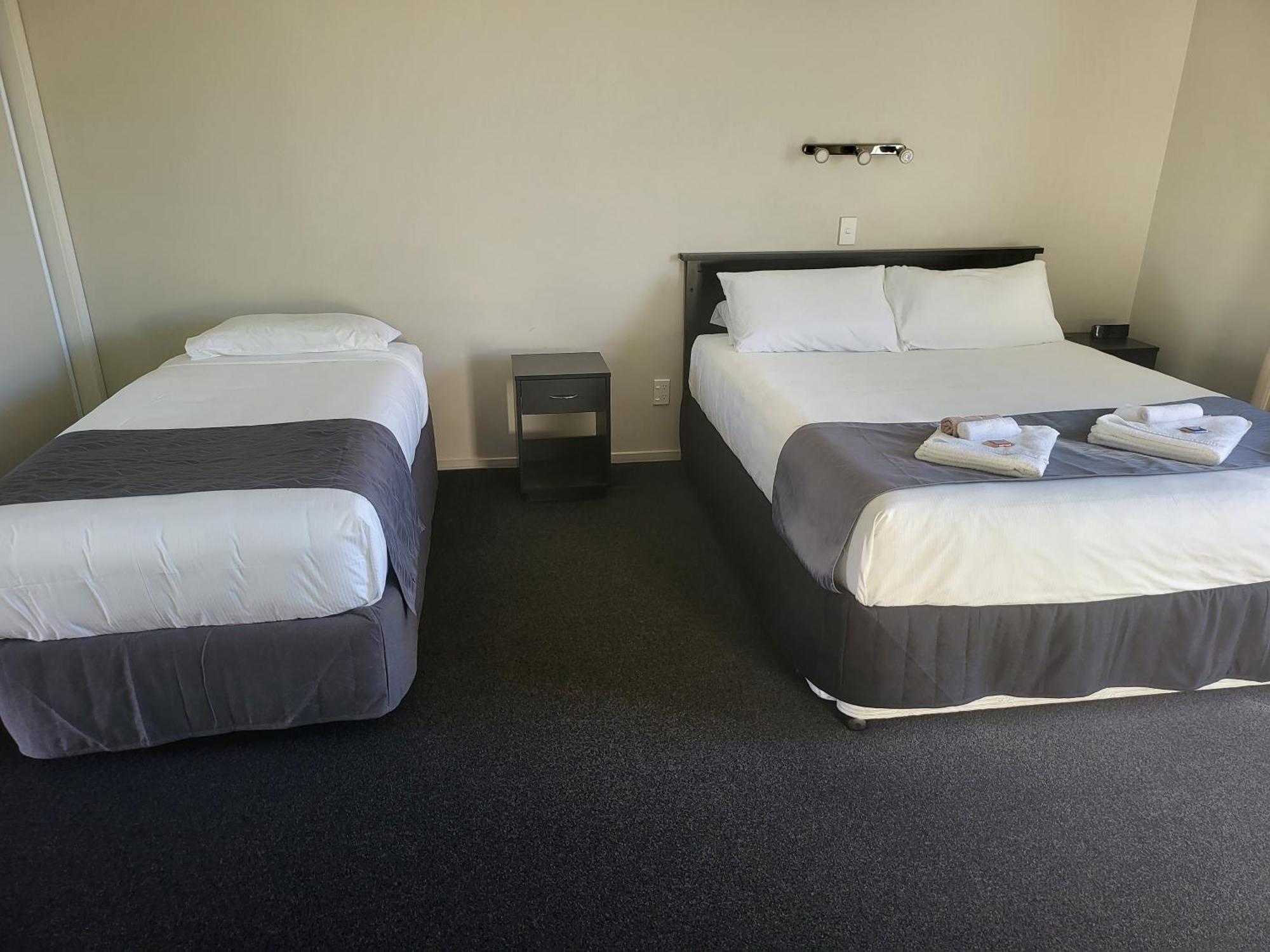 פיקטון Ferrylink Motel מראה חיצוני תמונה